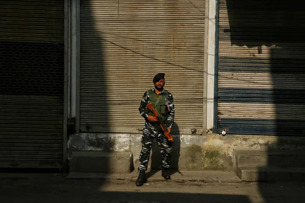 Agosto Srinagar Kashmir India Soldato Paramilitare Indiano Guardia Durante Celebrazioni — Foto Stock