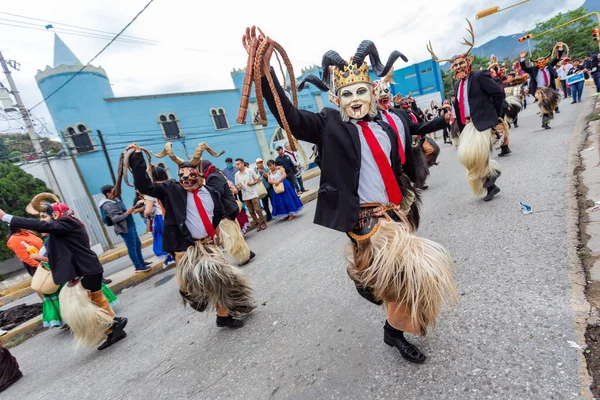 2023年7月22日 メキシコのオアハカ ジャアレス 30人の代表団のダンサーやミュージシャンが グエラゲッツァ2023の祭典の一環として デレーション パレード に参加 — ストック写真