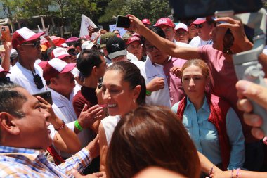 11 Ağustos 2023, Ciudad Mendoza, Veracruz, Meksika: Dönüşümün savunmasının koordinasyonu için aday Claudia Sheinbaum Pardo, Ciudad Mendoza 'nın çalışma alanında tanımlama sürecinin bir mitingine katılır.