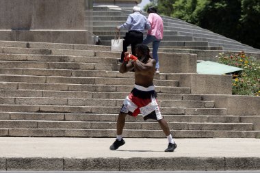 18 Haziran 2023, Mexico City: Mexico City hükümeti, Mexico City 'de 31. ve 33. sıcak hava dalgası sırasında Orange Alert' i aktif hale getirir. Meksiko 'da yaşayanlar günlük aktivitelerine devam ediyorlar..