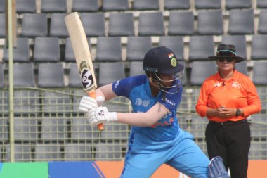 7 Ekim 2022, Sylhet, Bangladeş: Hindistan Kadın Takımı 'ndan Shafali Verma, Sylhet Uluslararası Kriket Stadyumu' nda düzenlenen 2022 Kadınlar Kriket Kupası 'nda Bangladeş Kadın Takımı' na karşı itiş gücüne sahip.