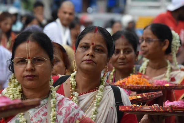 Června 2023 Kalkata Indie Tisíce Hinduistických Oddaných Oslavují Ulta Rath — Stock fotografie