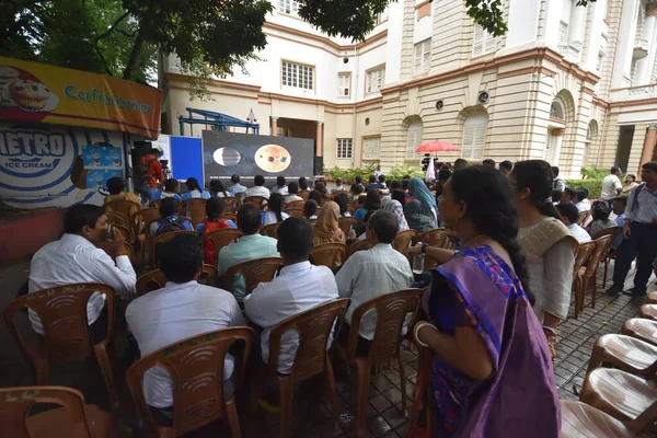 Augustus 2023 Kolkata India Algemeen Publiek Observeert Live Uitzending Van — Stockfoto