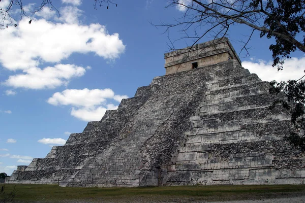 Chichen Itza Arkeolojik Alanının Genel Görünümü 3000 Yılında Kurulan Maya — Stok fotoğraf