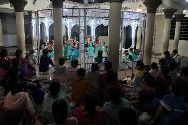 August 2023 Sylhet Bangladesch Die Manipuri Gemeinde Tanzt Mit Ihrer — Stockfoto