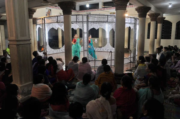 Srpen 2023 Sylhet Bangladéš Manipuri Komunita Tančí Svými Tradičními Šaty — Stock fotografie