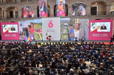 04 Eylül 2023 Toluca, Meksika: Alfredo del Mazo Maza, Meksika Devlet Sarayı 'nda yayınlanan altıncı ve son hükümet raporu sırasında Meksika Eyaleti Valisi