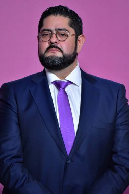 Toluca, Meksika - 13 Eylül 2023: Andres Andrade Tellez, Eyalet Hükümet Sarayı 'nda Vali Delfina Gomez Alvarez' in hükümet kabinesinin sunumu sırasında. 13 Eylül 2023, Toluca