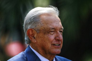 Mexico City, Meksika - 13 Eylül 2023: Meksika Başkanı Andres Manuel Lopez Obrador Chapultepec Çocuk Kahramanları 'nın 176. Yıl dönümü sırasında Anavatan sunağında. 13 Eylül 2023 'te. Mexico City 'de
