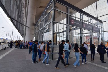 Toluca, Meksika - 15 Eylül 2023: Zinacantepec 'ten Lerma İstasyonlarına kadar uzanan Meksika-Toluca Şehirlerarası Trenin İlk Aşaması