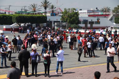 19 Eylül 2023, Nezahualcyotl, Meksika: Nezahualcyotl, Guerrero 'daki belediye sarayında 8.0 büyüklüğünde bir deprem hipotezi hipotezi ile insanlar ikinci ulusal tatbikat 2023' te katılırlar.