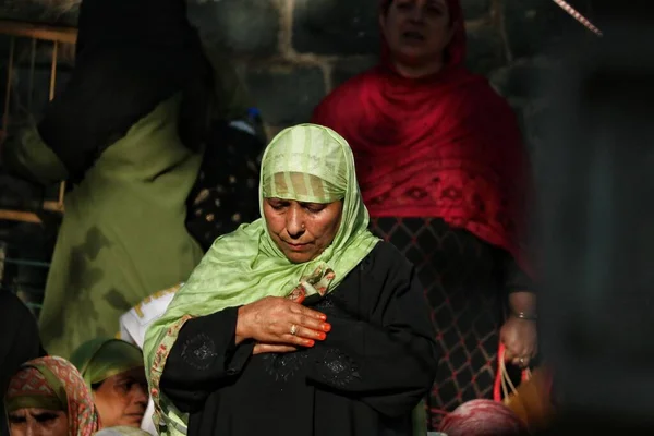 Září 2023 Srinagar Kašmír Indie Žena Nabízí Každoroční Sborové Modlitby — Stock fotografie