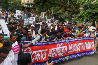 Kolkata, Hindistan, 27 Eylül 2023: D Grubu Adayları, TMC Genel Sekreteri Abhishak Banerjee - Camac Caddesi 'nden Hazra' ya Çarşamba günü yapılan Protesto Yürüyüşü sırasında katıldı