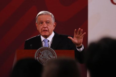 Meksika, Mexico City 'de 27 Eylül 2023: Meksika Başkanı Andres Manuel Obrador, Ulusal Saray' da gazeteciler önünde sabah brifingi sırasında konuşma yaptı. 27 Eylül 2023 'te Mexico City, Meksika