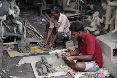 26 Eylül 2023, Howrah, Hindistan: Hindu Tanrıça Durga 'nın Clay putu, 20 Ekim Cuma ile 24 Ekim 2023 tarihleri arasında gerçekleşmesi planlanan çok günlük Durga puja' nın hazırlık aşamasında.