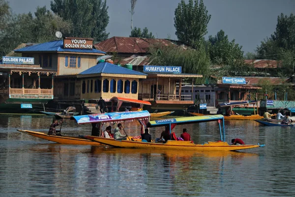 Srinagar Cachemire Inde Septembre 2023 Les Touristes Profitent Une Promenade — Photo