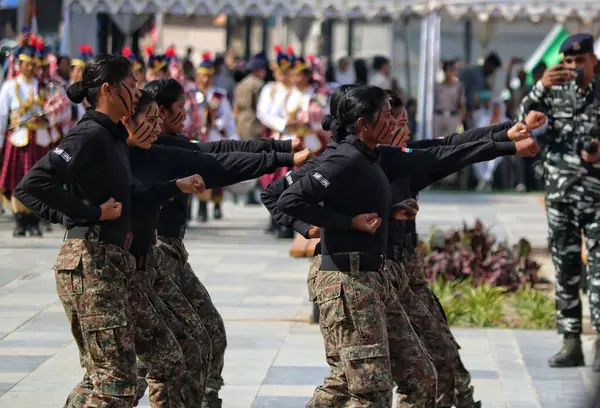 Srinagar Cachemira India Octubre 2023 Comandos Mujeres Las Fuerzas Policiales — Foto de Stock