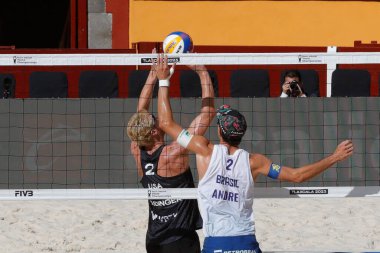 6 Ekim 2023, Tlaxcala, Meksika: Plaj Voleybol Dünya Kupası maçında sporcular