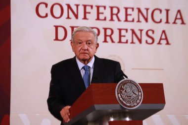 11 Ekim 2023 'te Mexico City, Meksika' da Meksika Başkanı Andres Manuel Lpez Obrador, Ulusal Saray 'da gazetecilerin önünde basın toplantısı düzenledi.