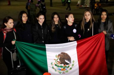 11 Ekim 2023, Meksika, Zumpango Belediyesi: Meksika Eyaleti 'ndeki Zumpango Belediyesi' nde İsrail 'den Santa Lucia Askeri Üssü' ne inen Meksika Ritmik Jimnastik Takımı üyeleri