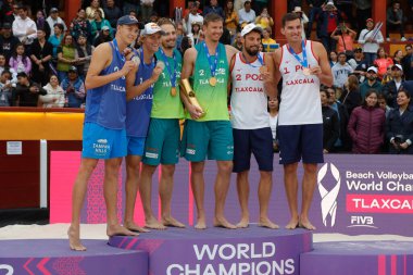 15 Ekim 2023, Tlaxcala, Meksika: (L-R) Gümüş madalya sahibi David Hman ve İsveçli Jonatan Hellvig, Altın madalya sahibi Ondrej Perusiç ve Çek ve Bronz madalya sahibi Bartosz Losiak ile Polonyalı Michal Bryl