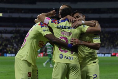 21 Ekim 2023, Mexico City, Meksika: Henry Martn, MX Ligi Açılış Turnuvası 2023, Aztec Stadyumu 'nda Amerika FC ve Santos maçını kutluyor.