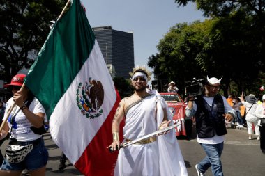 22 Ekim 2023, Mexico City, Meksika: Meksika Federasyonu Yargı Şubesi 'nden binlerce işçi Meksika hükümetinin emanetlerini kaybetmemesini talep etmek için yürüyüşe geçti. Mexico City 'de işçi seferberliği