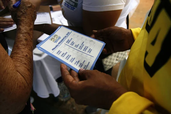 2023年10月22日 ジュリア ベネズエラ ベネズエラの有権者は 2024年の大統領選挙でニコルス マドゥロ大統領に直面する候補者を選ぶために野党の投票箱に出席する — ストック写真