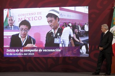 24 Ekim 2023, Mexico City, Meksika başkanı Andres Manuel Lopez Obrador, Mexico City 'deki National Palace' daki günlük sabah konferansında