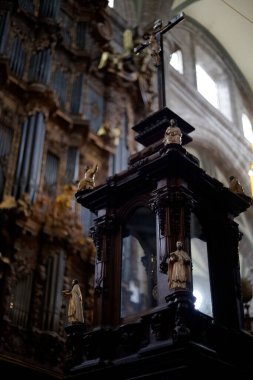 25 Ekim 2023, Mexico City, Mexico: Azizler Mexico City 'deki Metropolitan Katedrali' nin koro odasında