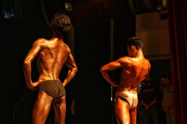 25 Ekim 2023, Srinagar Kashmir, Hindistan: Kashmiri vücut geliştiricileri 'Mr. Srinagar 'da Keşmir Vücut Geliştirme Yarışması