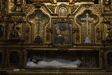 25 Ekim 2023, Mexico City, Mexico: Mexico City 'deki Metropolitan Katedrali' nde kutsal sanat eserleri şapelinde