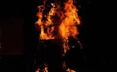 24 Ekim 2023, Srinagar Kashmir, Hindistan: Efsanevi iblis kral Ravana 'nın heykelleri, oğlu Meghnath ve kardeşi Kumbhkaran, Hindu Dussehra festivali vesilesiyle Srinagar' da yakıldı.