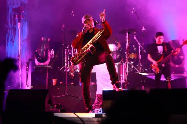 28 Ekim 2023, Mexico City: Meksikalı grup Panteon Rococo 'dan Misael Oseguera, Meksikalı grup Panteon Rococo' nun Parque Bicentenario 'daki kariyerinin 28 yılını kutlamak amacıyla 