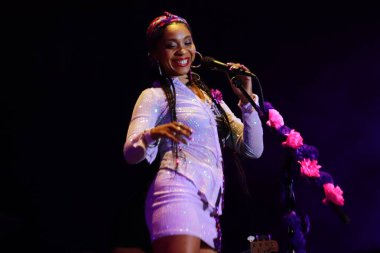 28 Ekim 2023, Mexico City: İngiliz reggae şarkıcısı Hollie Cook, Meksikalı grup Panteon Rococo 'nun Parque Bicentenario' daki kariyerinin 28 yılını kutlamak için 