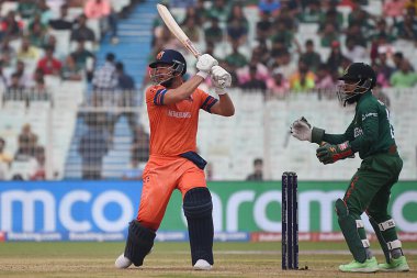 28 Ekim 2023, Kolkata, Hindistan: Hollanda ve Bangladeş arasında oynanan 2023 ICC Dünya Kriket Kupası 'nda Cennet Bahçeleri Stadyumu' nda oynanan karşılaşmada Nederland 'lı Wesley Barresi ile Bangladeş karşı karşıya geldi.