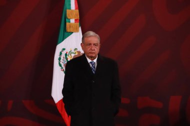 1 Kasım 2023, Mexico City, Meksika: Meksika Başkanı Andres Manuel Lopez Obrador, Ulusal Saray 'da gazetecilerin önünde günlük brifing sırasında konuşuyor