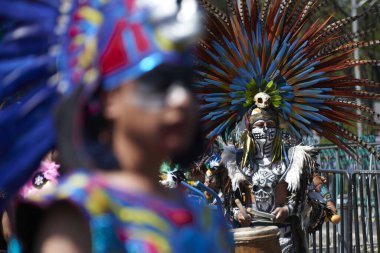 4 Kasım 2023, Mexico City, Meksika: Ölüler Günü 'nün bitişi vesilesiyle Reforma Bulvarı' nda düzenlenen 8.