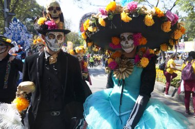 4 Kasım 2023, Mexico City, Meksika: Ölüler Günü 'nün bitişi vesilesiyle Reforma Bulvarı' nda düzenlenen 8.