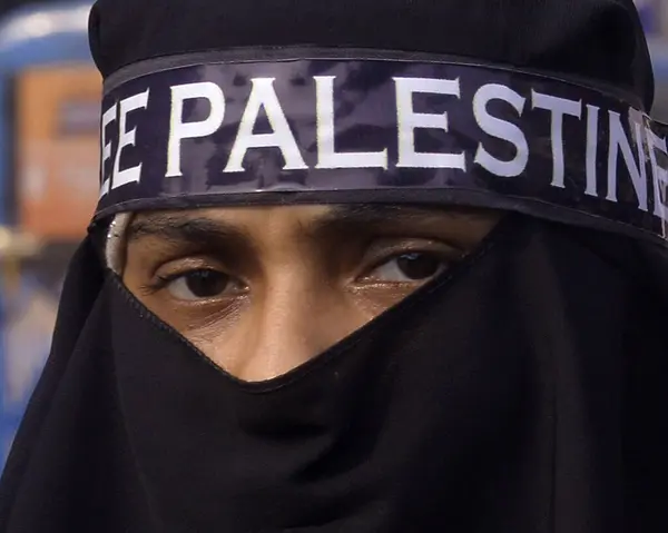 2021년 11월 콜카타 이슬람 여성은 가자에 이스라엘 공격에 항의하기 집회에 로열티 프리 스톡 이미지