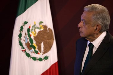 6 Kasım 2023, Mexico City, Meksika Başkanı Andres Manuel Lopez Obrador Mexico City 'deki Ulusal Saray' da gazeteciler önünde basın toplantısında. 6 Kasım 2023 'te Mexico City, Meksika