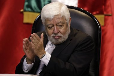 7 Kasım 2023, Mexico City, Meksika: Tercer Milenio 'nun müdürü ve UFO fenomeni, Jaime Maussan, Meksika' daki İkinci Tanımlanamayan Olağandışı Olaylar Duruşmasında uzman gazeteci