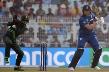 11 Kasım, Kolkata, Hindistan: İngiliz Jonny Bairstow, Eden Gardens Stadyumu 'nda İngiltere ile Pakistan arasında oynanan 2023 ICC Dünya Erkekler Kriket Kupası karşılaşmasında atış yaptı.