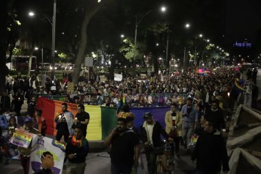 13 Kasım 2023, Mexico City, Meksika: LGBTTTI + topluluğu, hakim İsa Ociel Baena Saucedo ve partneri Dorian Daniel Nieves Herrera 'nın ölümünün aydınlatılmasını talep ediyor.