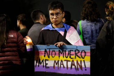 13 Kasım 2023, Mexico City, Meksika: LGBTTTI + cemaati, hakim İsa Ociel Baena Saucedo ve partneri Dorian Daniel Nieves Herrera 'nın evinde ölümünün aydınlatılmasını talep ediyor.