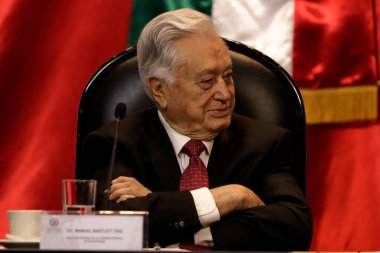 14 Kasım 2023, Mexico City Federal Elektrik Komisyonu Başkanı Manuel Barttlet Diaz Mexico City 'deki Temsilciler Meclisi' ne geldi.