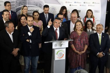 15 Kasım 2023, Mexico City, Meksika: Meksika Geniş Cephe Senatörü ve sanal başkan adayı, partilerin liderleri Xochitl Galvez