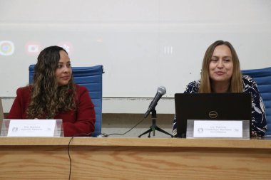 16 Kasım 2023, Mexico City, Meksika. Seminerin açılışına Dr. Mariana Aparicio Ramrez ve Patricia Guadalupe Martnez Torreblanca katıldı. Meksika ve ABD 'de silahlı şiddetin çeşitli yönleri