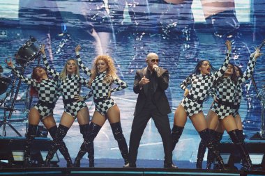 Dallas, Teksas, ABD: Amerikalı rapçi, şarkıcı, söz yazarı, iş adamı ve aktör, profesyonel olarak Pitbull olarak bilinen Armando Christian Prez, Trilogy Tour kapsamında American Airlines Center 'da konser verdi.