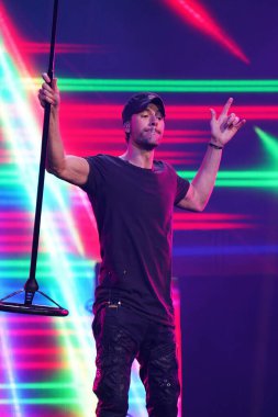 Dallas, Teksas, ABD: İspanyol şarkıcı ve söz yazarı Enrique Iglesias, Trilogy Tour (Ricky Martin, Enrique Iglesias ve Pitbull) kapsamında American Airlines Center 'da sahne aldı.)